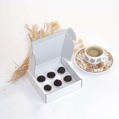 Caixa para 6 Brigadeiros Branca (com divisória) - Image 2