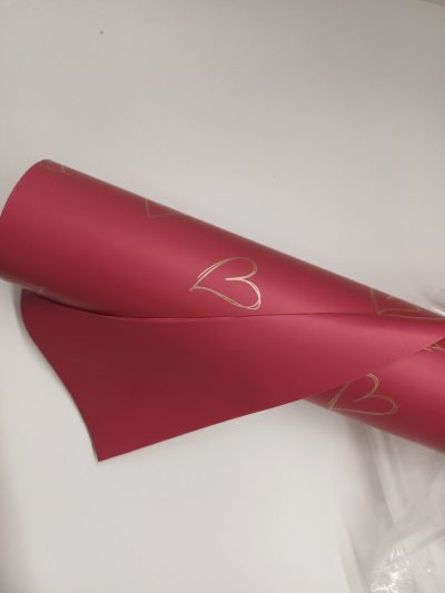 Papel Pearl Verm. C/Corações Ouro 58cm X 10mt